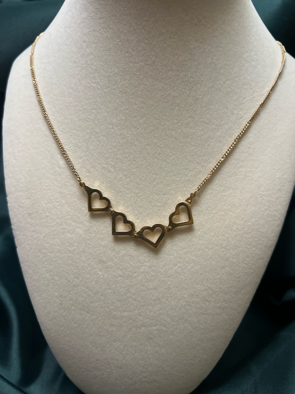 Vintage Avon Gold Tone Heart Necklace